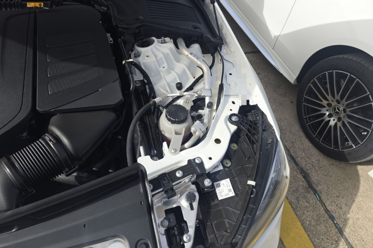 奔驰C级 2024款 改款 C 200 L 运动版机舱底盘26