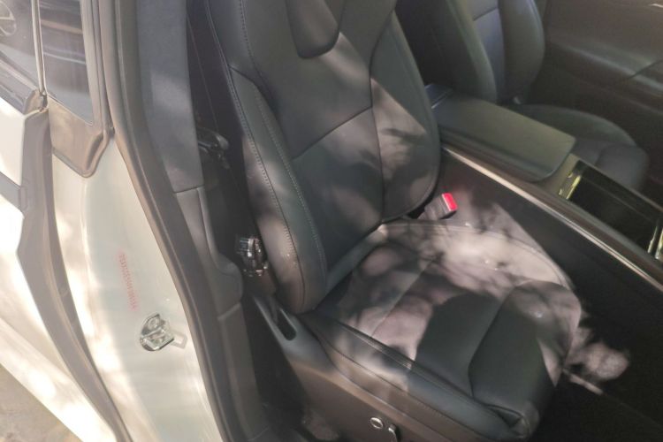 特斯拉 Model X 2023款 双电机全轮驱动版中控内饰41