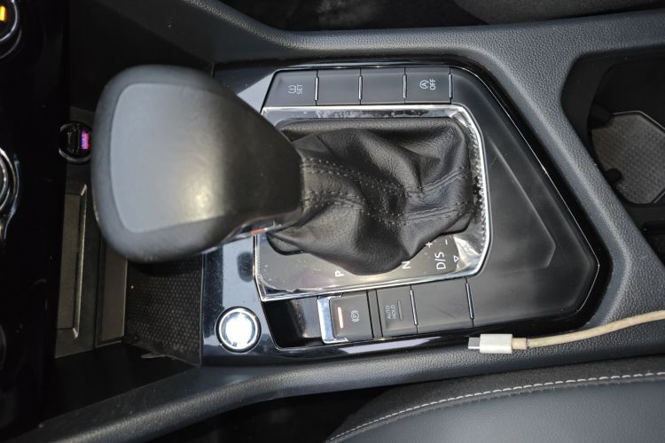 大众 途观L 2018款 280TSI 自动两驱舒适版中控内饰18