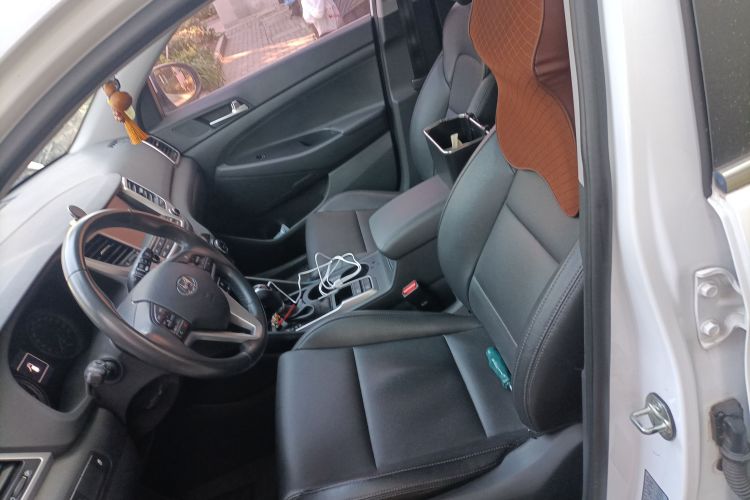 现代 途胜 2018款 1.6T 双离合两驱15周年特别版中控内饰19