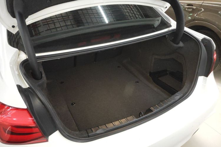 宝马3系 2017款 320Li M运动型局部细节23