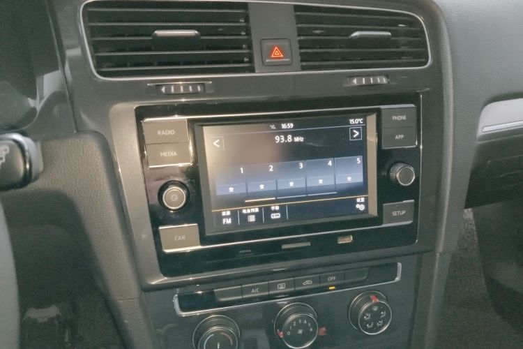 大众 高尔夫 2018款 1.6L 自动舒适型中控内饰16