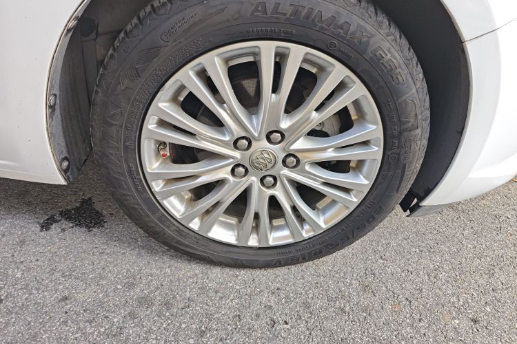 别克 英朗 2017款 15N 自动精英型车身外观10