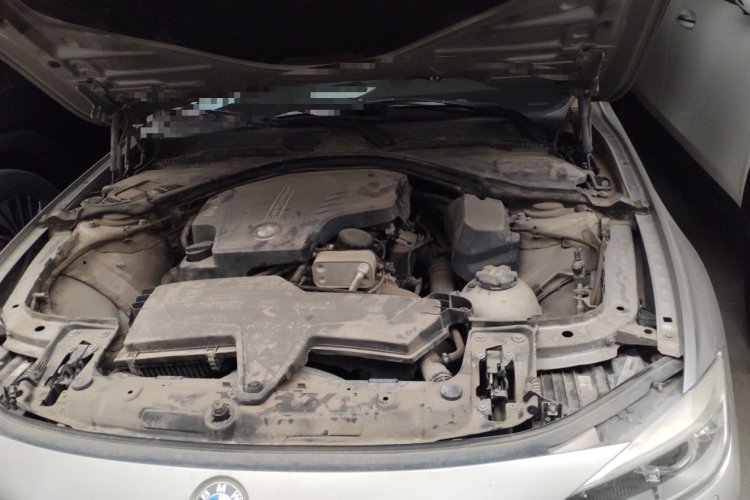 宝马3系 2014款 320i 时尚型局部细节24