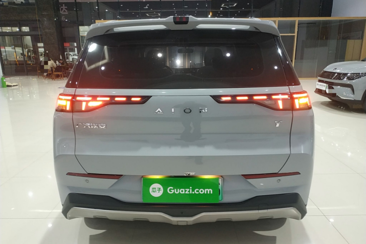 埃安 AION Y 2021款 70 智领活力版车身外观6