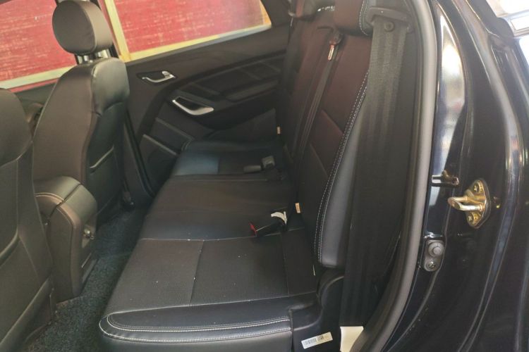 江铃 驭胜S350 2016款 2.0T 自动两驱汽油超豪华版7座中控内饰7004