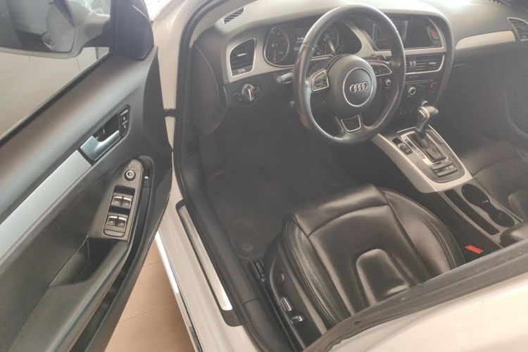 奥迪A4L 2016款 35 TFSI 自动标准型中控内饰20