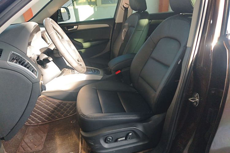 奥迪Q5 2013款 40 TFSI 进取型局部细节19