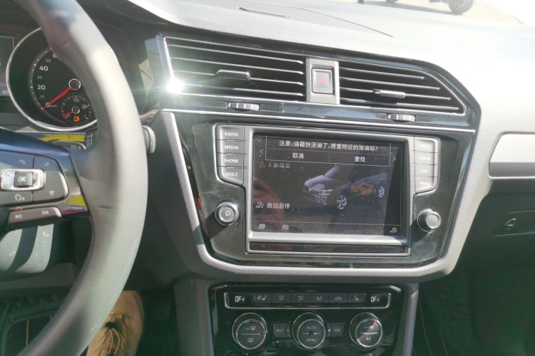 大众 途观L 2017款 330TSI 自动两驱旗舰版中控内饰16