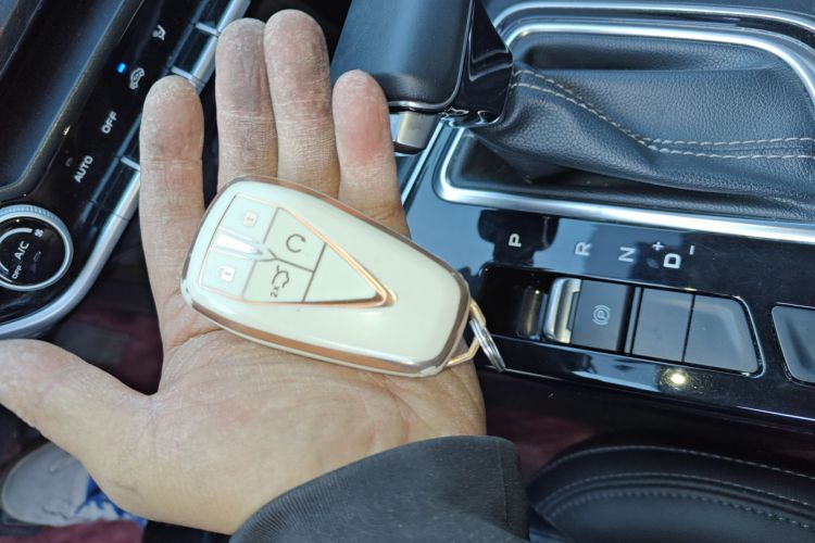 长安 逸动 2020款 PLUS 1.6L GDI 自动豪华型中控内饰7001