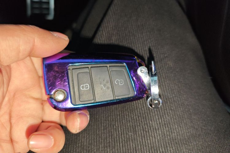 大众 途观L 2023款 330TSI 自动两驱R-Line越享版中控内饰11