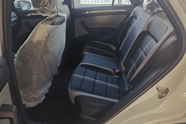 大众 T-ROC探歌 2025款 改款二 300TSI DSG两驱星光版中控内饰21