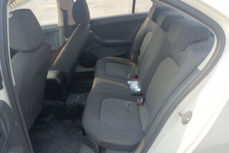 大众 桑塔纳 2016款 1.4L 手动风尚版中控内饰7004