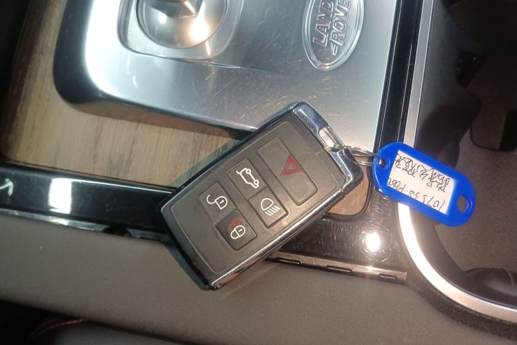 路虎 发现运动版 2020款 249PS R-Dynamic 性能版中控内饰11