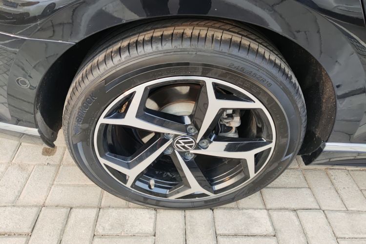 大众 迈腾 2023款 200万辆纪念版 380TSI DSG旗舰型车身外观6008