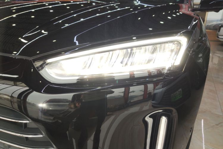 鸿蒙智行 问界M5 2022款 增程四驱性能版车身外观36