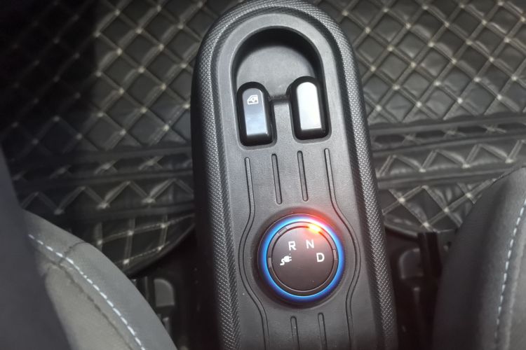 五菱汽车 宏光MINIEV 2020款 自在款 三元锂中控内饰18