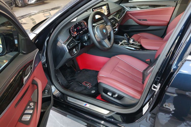 宝马5系 2022款 改款二 525Li M运动套装中控内饰7003