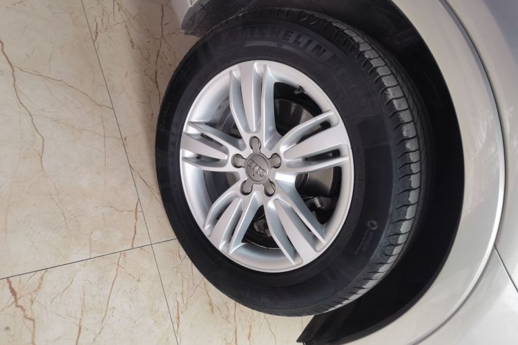 奥迪Q3 2013款 35 TFSI 舒适型车身外观10