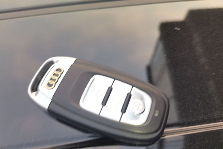 奥迪A6L 2018款 30周年年型 30 FSI 风尚型中控内饰11