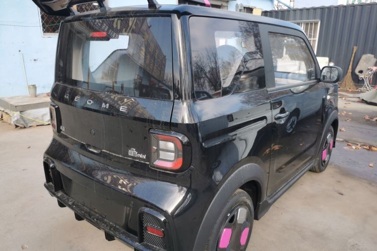 吉利银河 2025款 210km 熊猫卡丁车身外观7