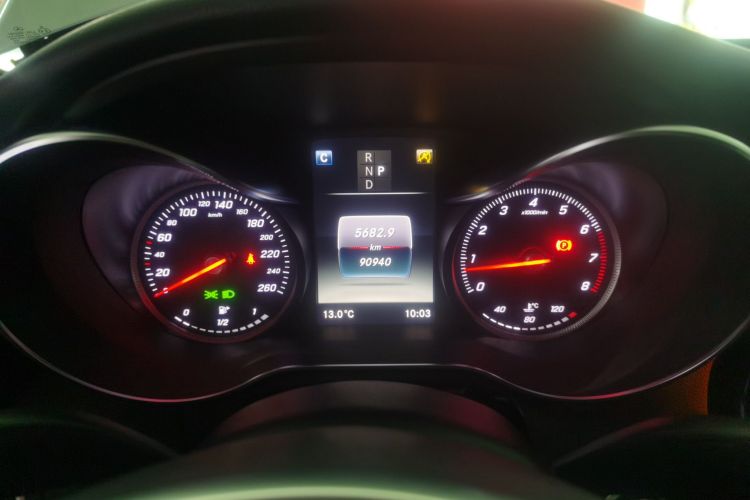 奔驰C级 2018款 C 200 运动版局部细节14