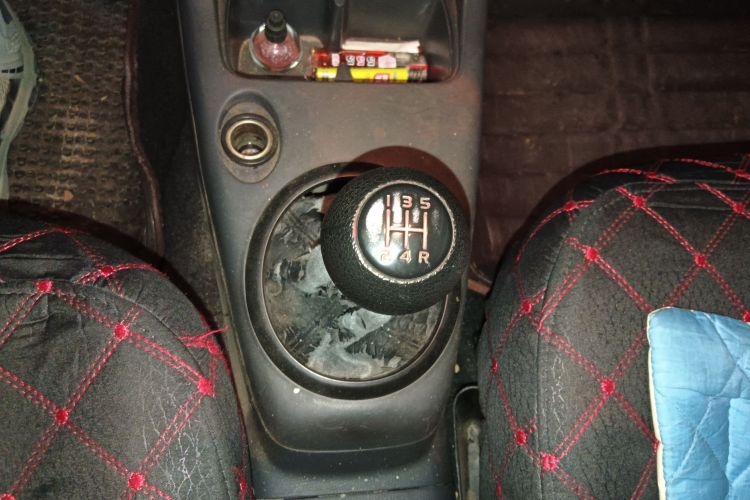 铃木 雨燕 2013款 1.3L 手动超值版中控内饰18