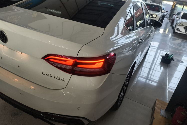 大众 朗逸 2024款 1.5L 自动星空五百万版车身外观9