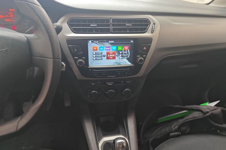 雪铁龙 爱丽舍 2016款 1.6L 手动时尚型局部细节16