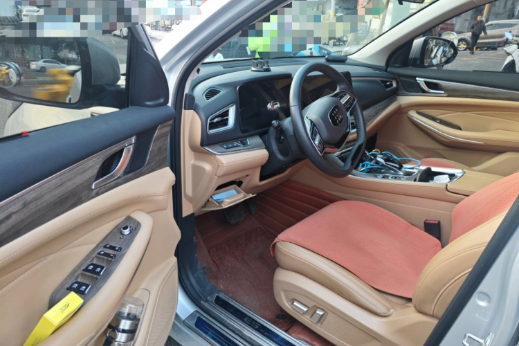 蓝电E5 2023款 1.5L DE-i 100KM臻享型 7座中控内饰20