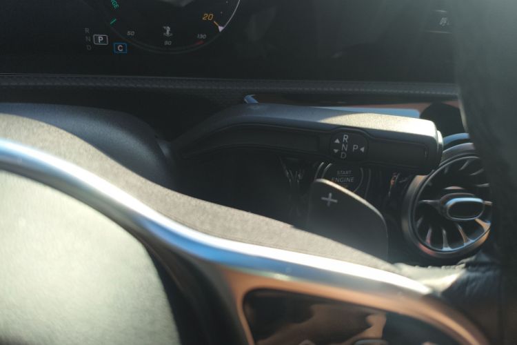 奔驰A级(进口) 2019款 A 200 动感型中控内饰18