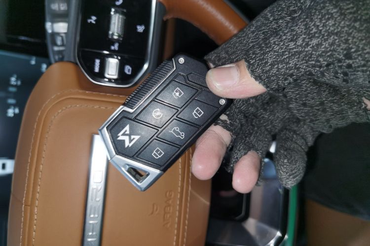 猛士917 2023款 纯电基础版中控内饰7001