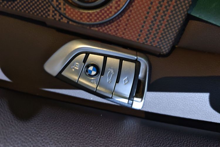 宝马5系 2019款 改款 525Li M运动套装中控内饰11