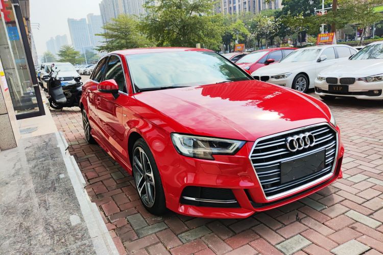 奥迪A3 2018款 30周年年型 Limousine 35 TFSI 时尚型车身外观3