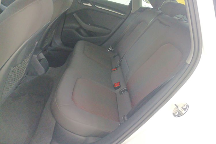 奥迪A3 2018款 30周年年型 Limousine 35 TFSI 进取型中控内饰21