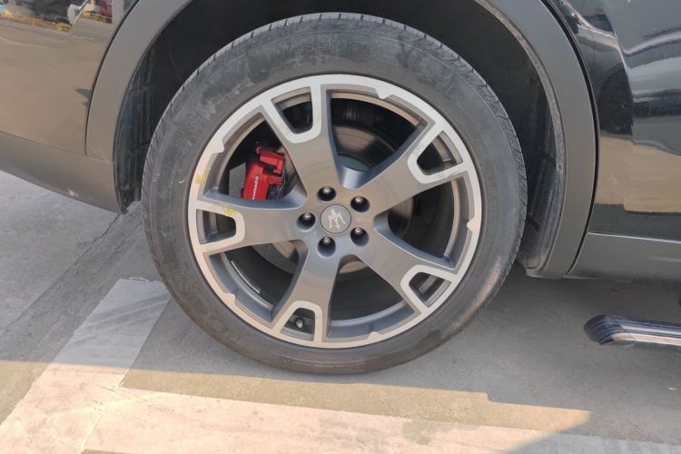 玛莎拉蒂 Levante 2016款 3.0T 标准型车身外观6002