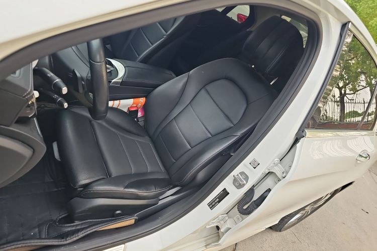 奔驰C级 2017款 改款 C 200 L 运动版局部细节19