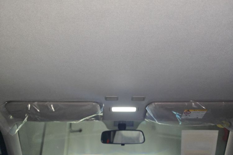 吉利银河 2025款 210km 熊猫骑士中控内饰22