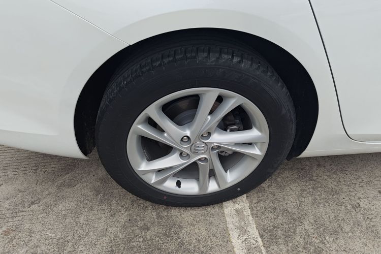 别克 君威 2024款 25T 超享版车身外观6008