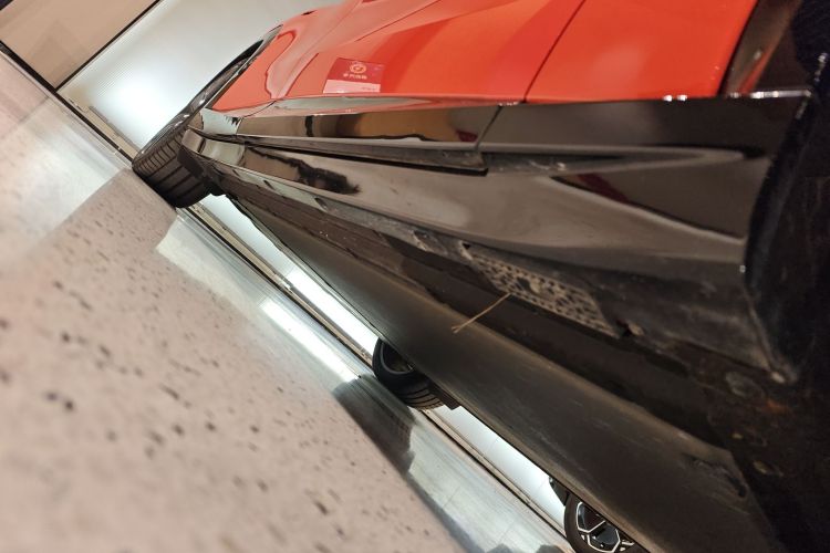 小米汽车 小米YU7 2025款 超长续航高性能四驱Max版局部细节9001