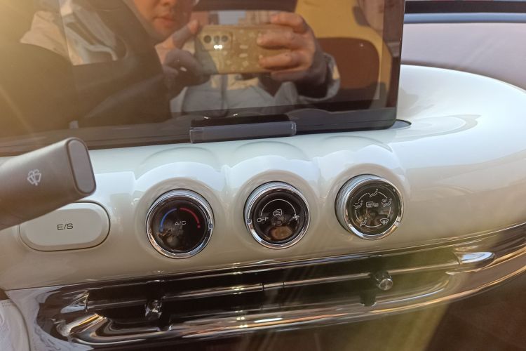 五菱汽车 五菱缤果 2023款 333km 悦享+款局部细节16