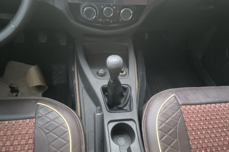 五菱汽车 五菱宏光 2018款 1.5L 经典款S标准型中控内饰18