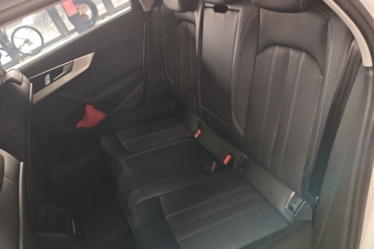 奥迪A4L 2024款 40 TFSI 时尚动感型中控内饰7004