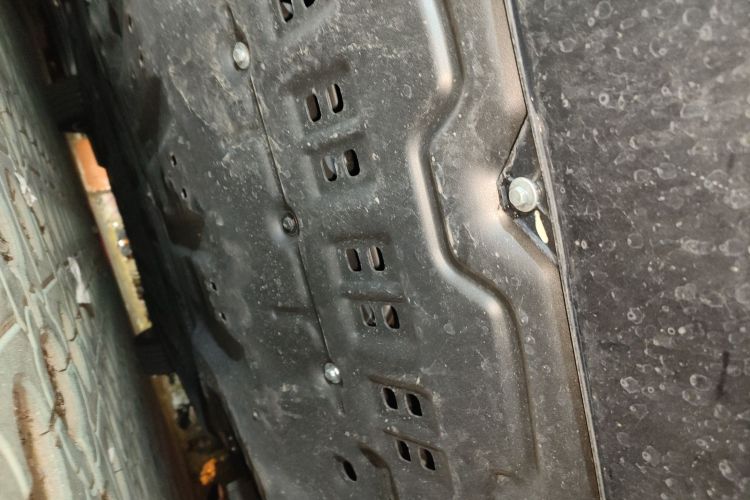 鸿蒙智行 问界M5 2025款 增程 Ultra 后驱版局部细节9009