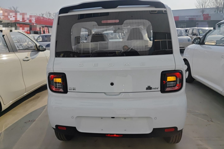 吉利银河 熊猫 2025款 210km 元气熊车身外观6