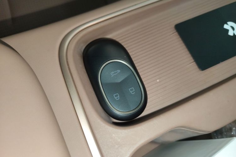 蔚来ES6 2023款 75kWh中控内饰7001