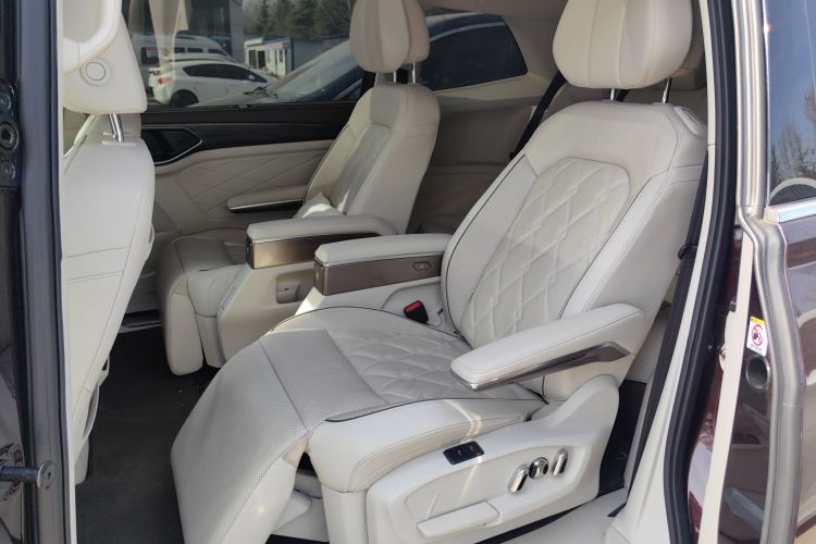 大众 威然 2022款 380TSI 尊贵版中控内饰21