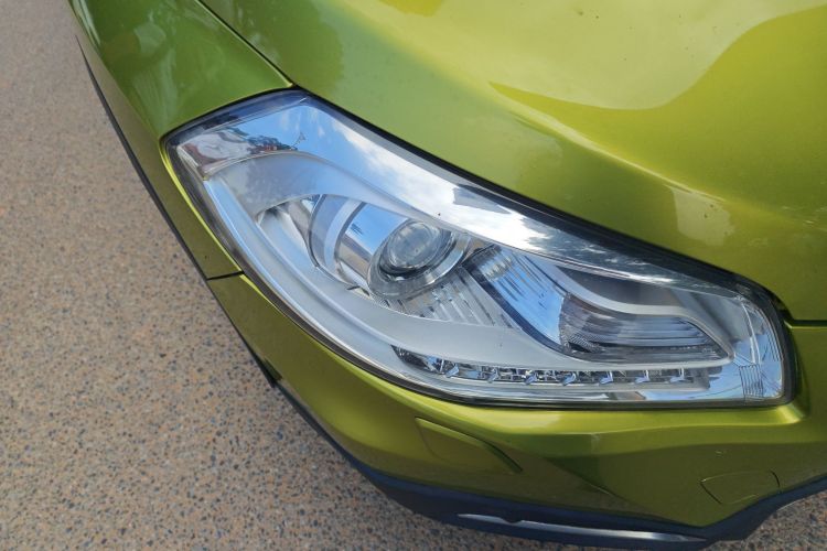 铃木 锋驭 2015款 1.6L CVT两驱精英型车身外观8