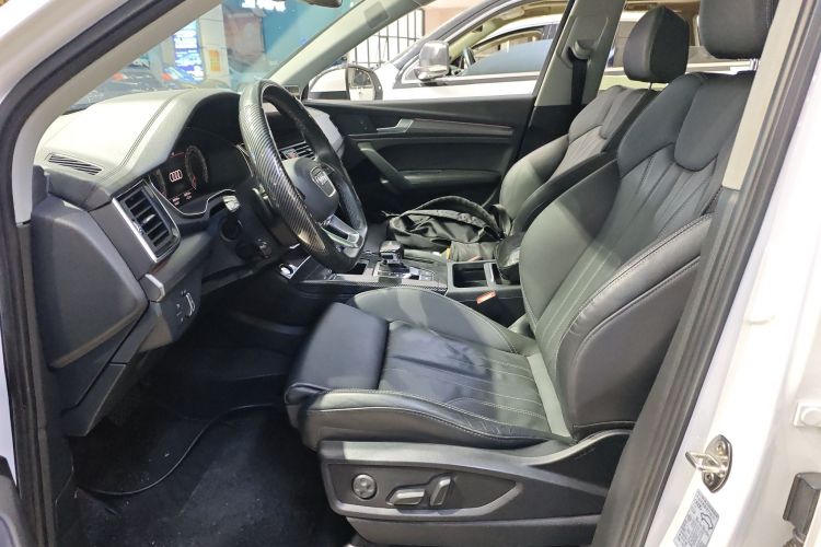 奥迪Q5L 2021款 45 TFSI 豪华动感型局部细节19