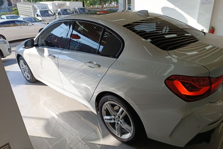 宝马1系 2021款 改款 120i M运动曜夜版车身外观6003